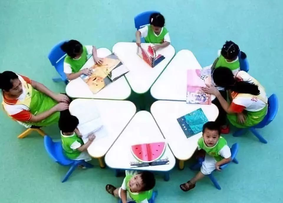 湖北亮牌督办学校食品安全风险隐患排查整改