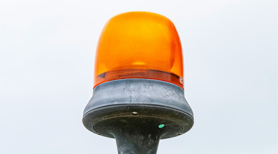 “后智能时代”的消费电子竞争开启!扎克伯格推动AI智能眼镜革命，向iPhone生态发起冲击